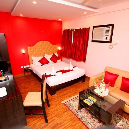 Hotel Crestwood Колката Екстериор снимка