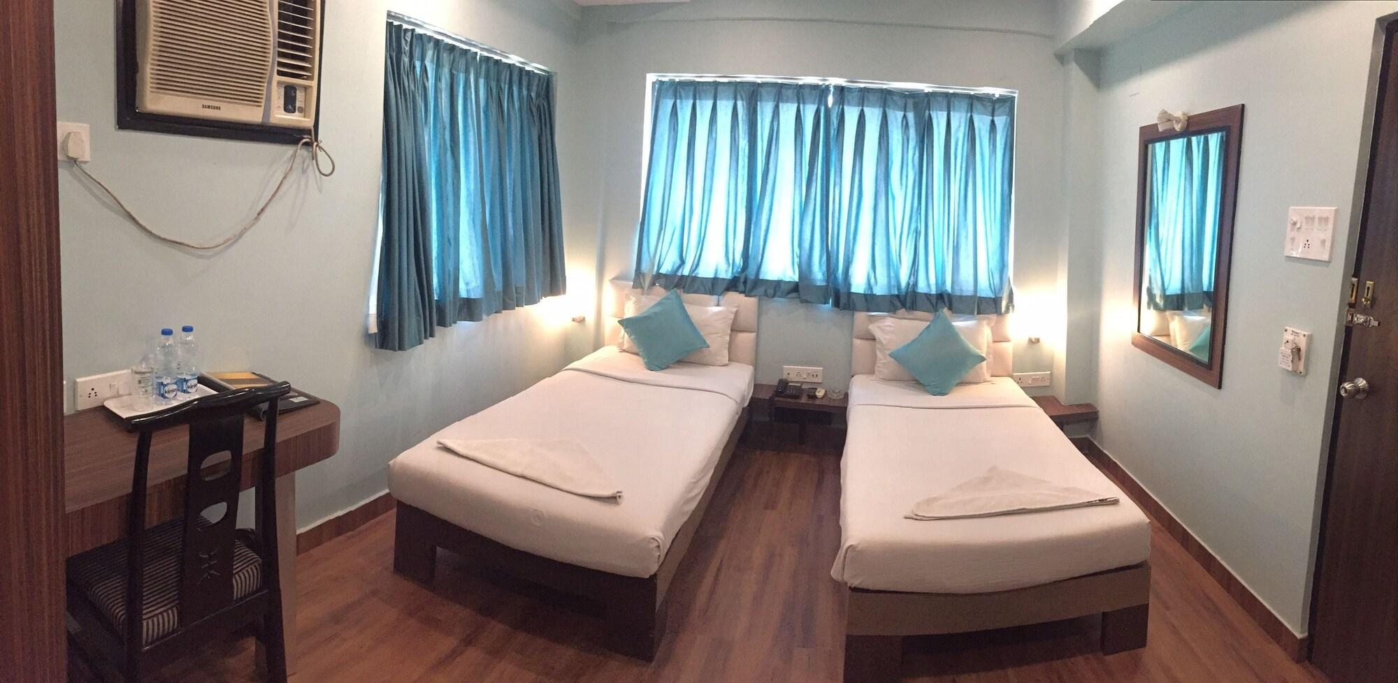 Hotel Crestwood Колката Екстериор снимка