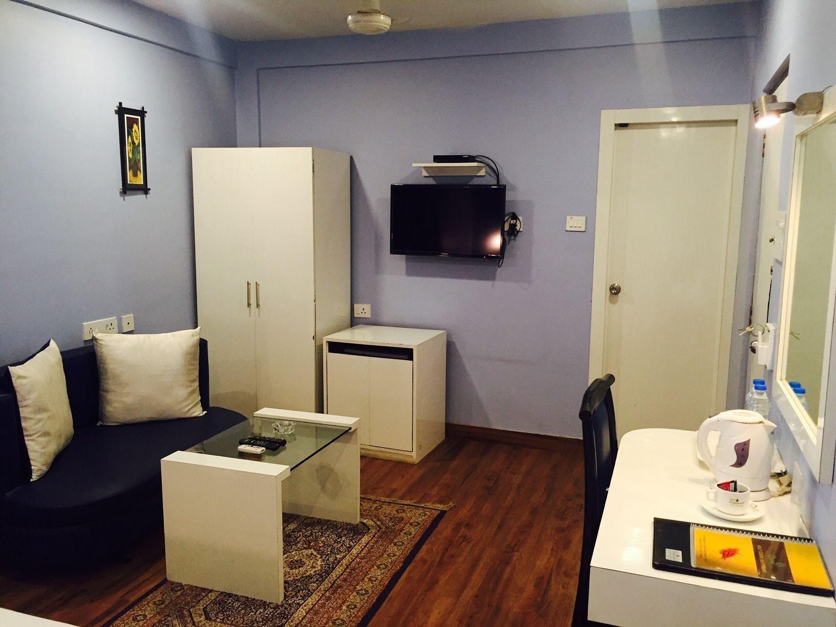 Hotel Crestwood Колката Екстериор снимка