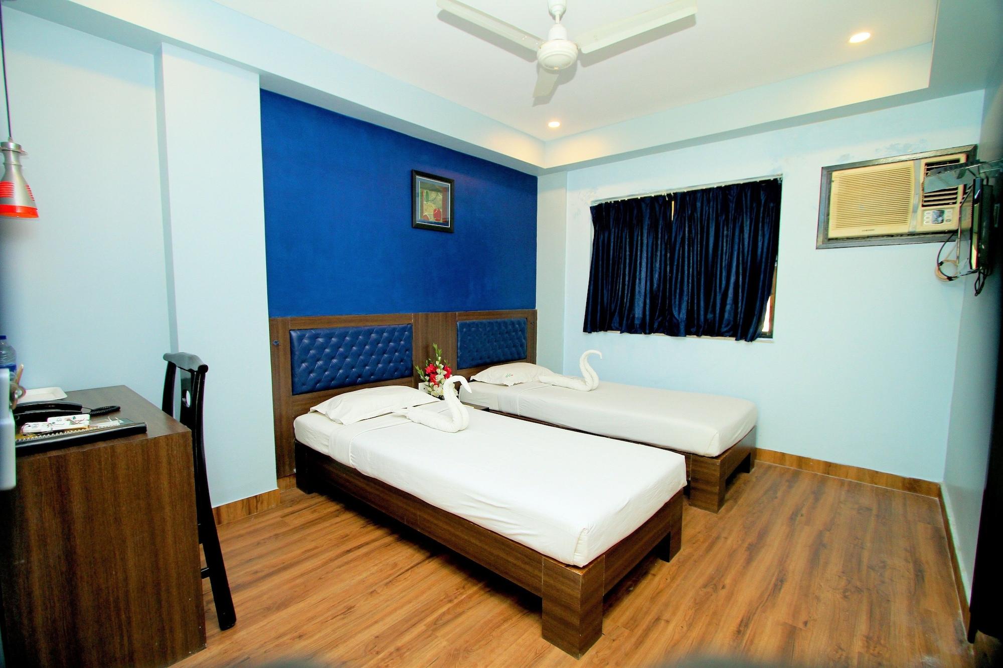 Hotel Crestwood Колката Екстериор снимка
