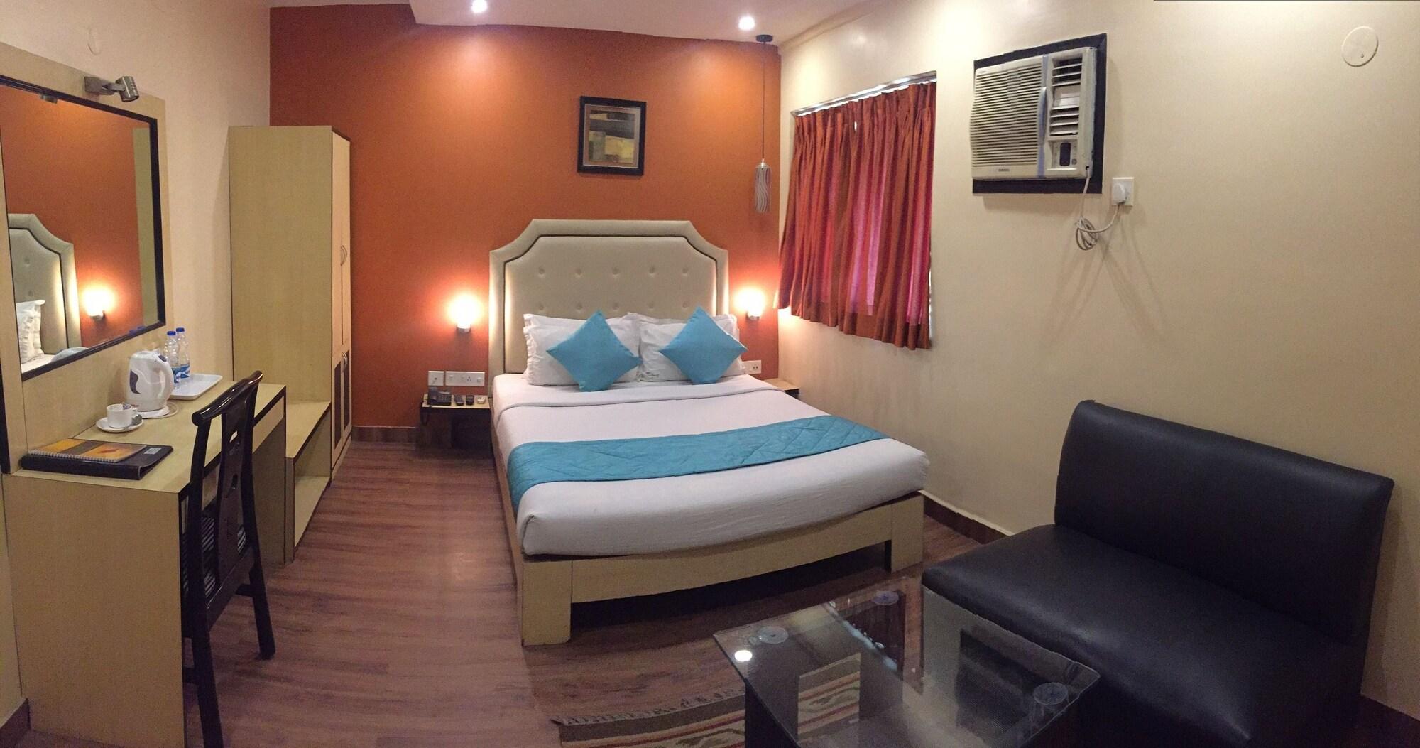 Hotel Crestwood Колката Екстериор снимка