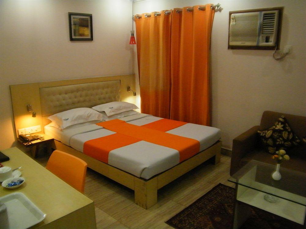 Hotel Crestwood Колката Екстериор снимка