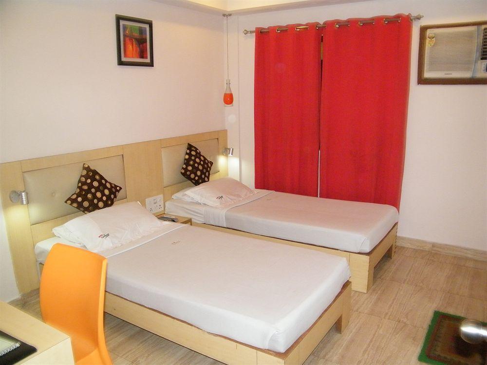 Hotel Crestwood Колката Екстериор снимка