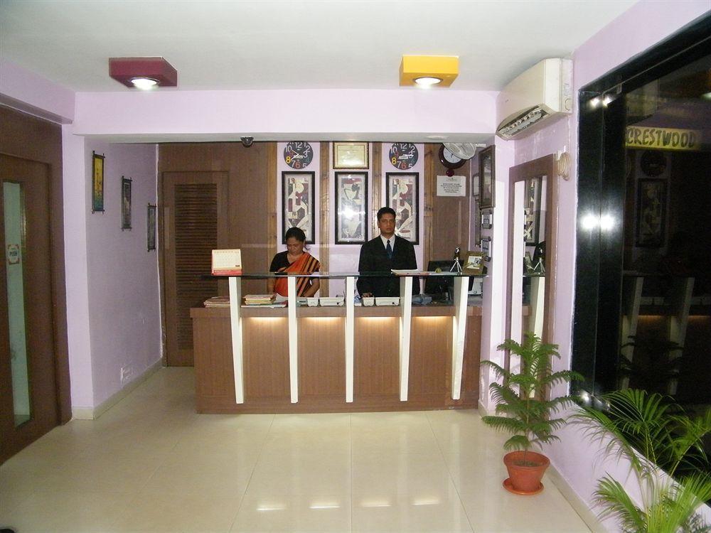 Hotel Crestwood Колката Екстериор снимка