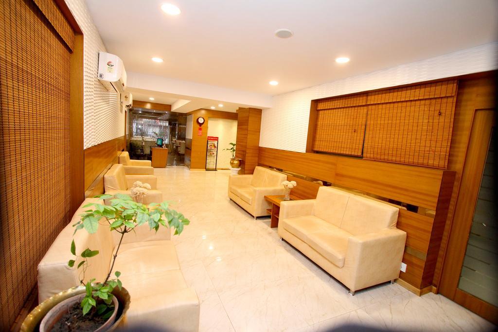 Hotel Crestwood Колката Екстериор снимка