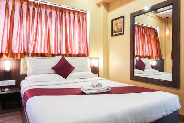 Hotel Crestwood Колката Екстериор снимка