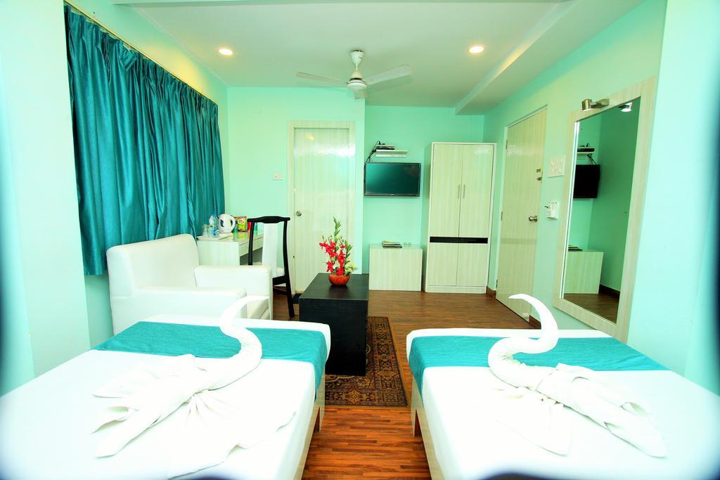 Hotel Crestwood Колката Екстериор снимка