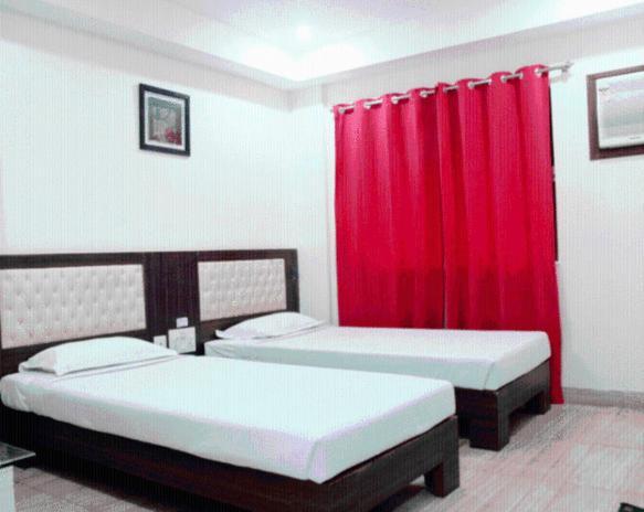 Hotel Crestwood Колката Стая снимка